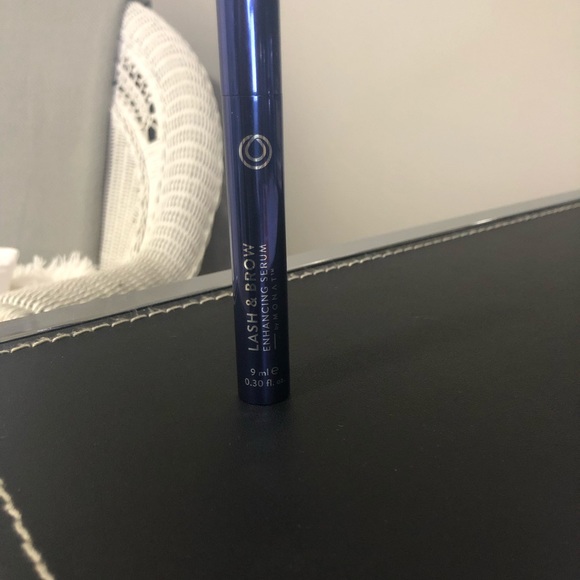 Monat Lash and Brow - enhancing serum - Picture 3 of 3